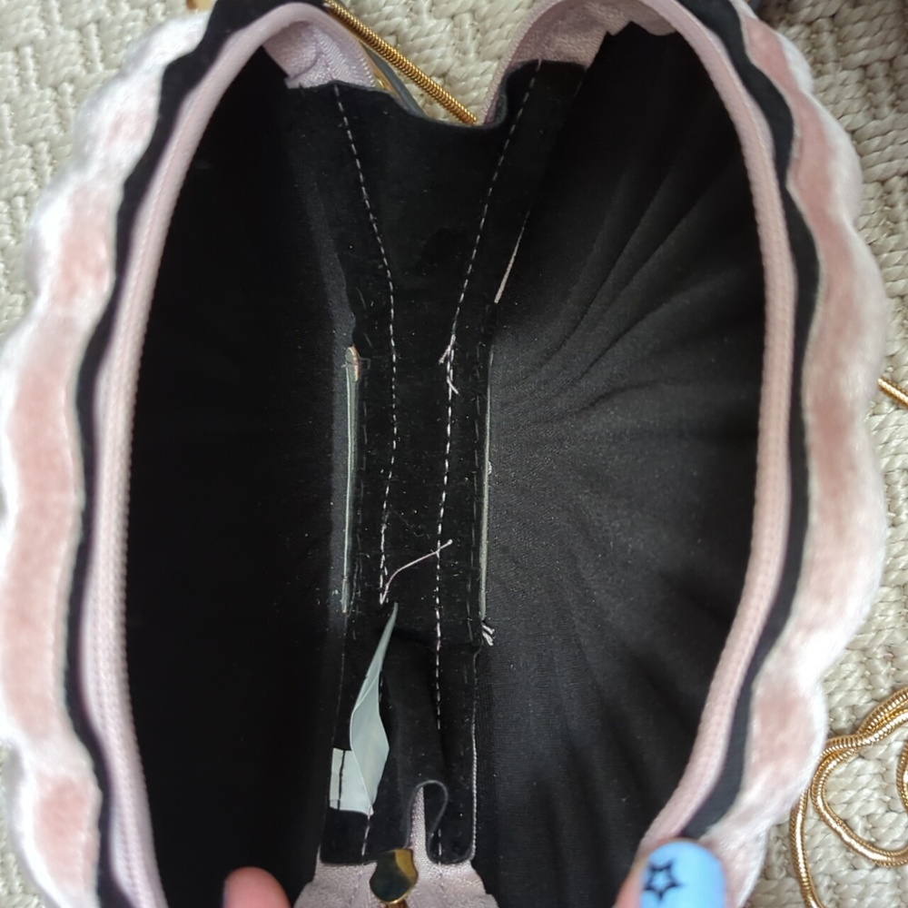 Pink Velvet Shell Purse - Picture 3 of 3